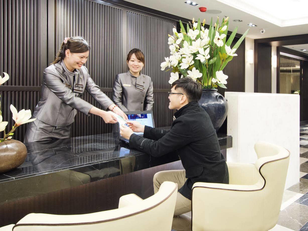 53 Hotel Taichung Exterior photo